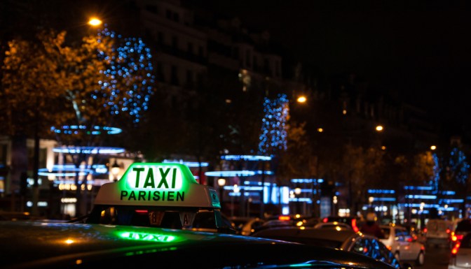 Paris-Taxi-at-night